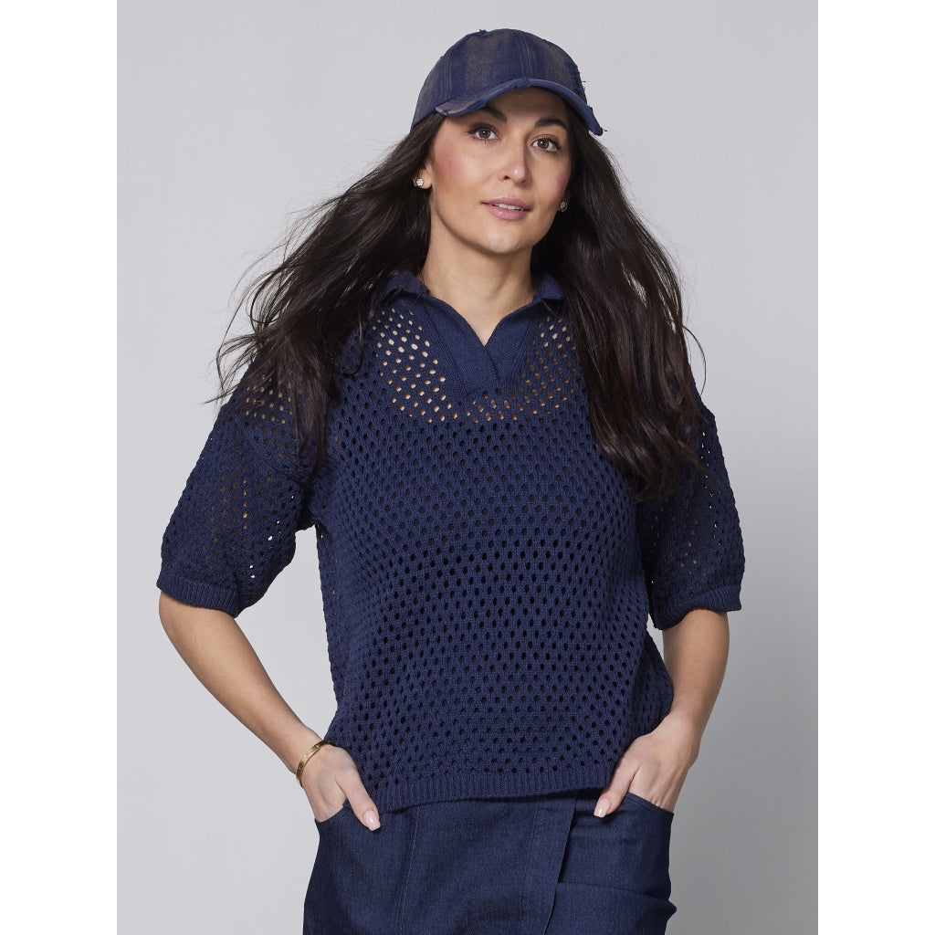 Strickpullover mit Polokragen im Häkel-Look – Marineblau - Blusen