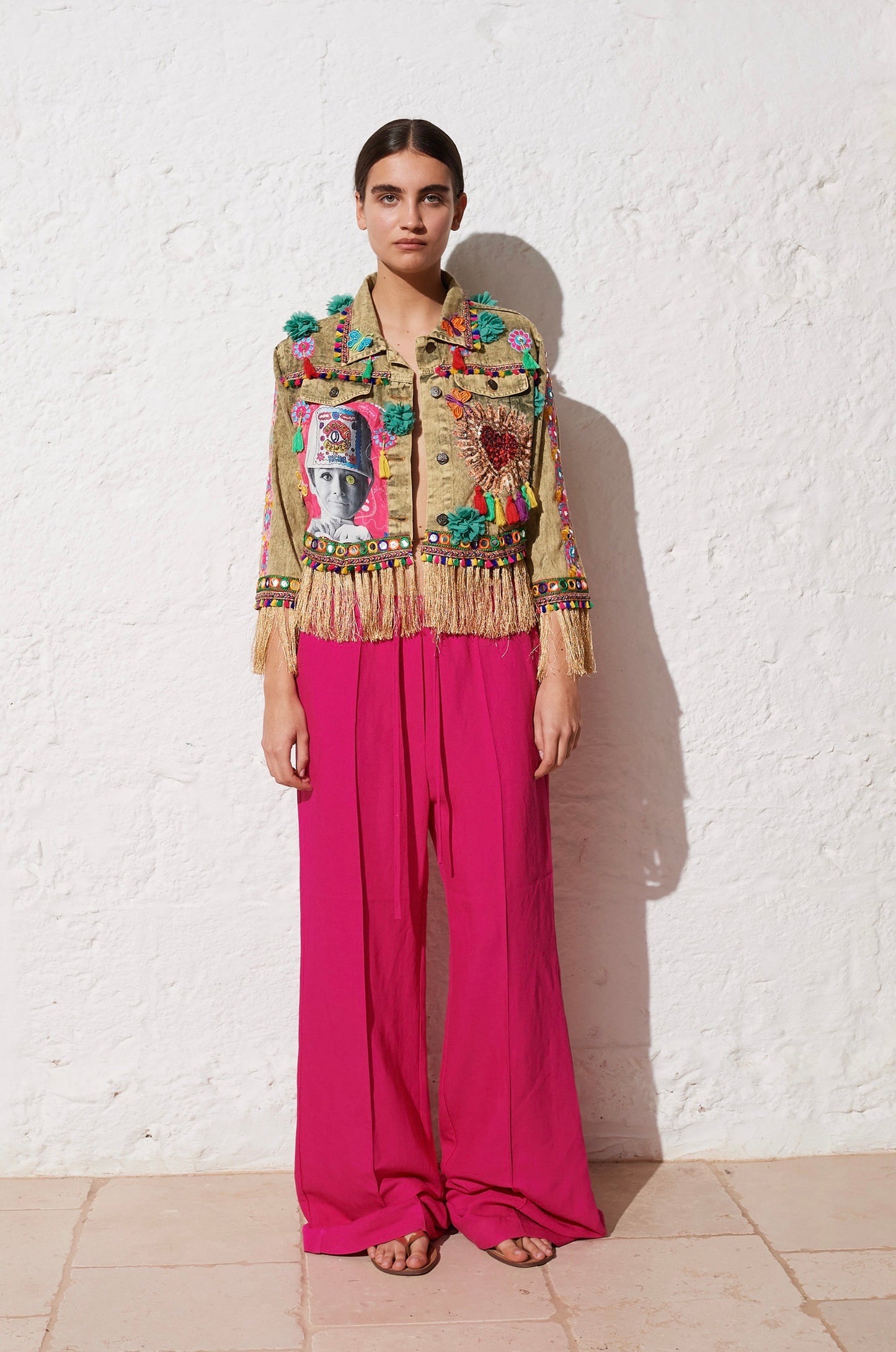 Boho Jeansjacke im Ethno-Style mit bunten Applikationen, Fransen und Stickereien