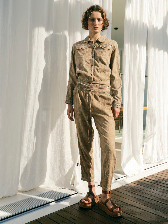 Beige Jogpants mit Stickereidetails und elastischem Bund - Hose