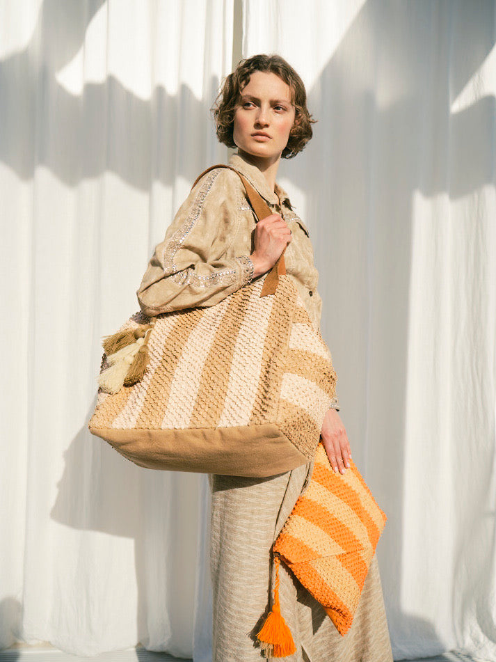 Gestreifte Shopper-Tasche aus Naturmaterial mit Quasten - Taschen